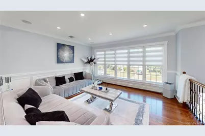 125 Spruce Street, Lindenhurst, NY 11757 - Photo 11