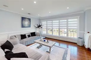 125 Spruce St, Lindenhurst, NY 11757 - Photo 11