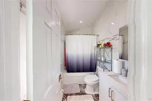 125 Spruce St, Lindenhurst, NY 11757 - Photo 13