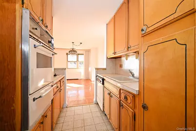 102-10 66 Road #9E, Forest Hills, NY 11375 - Photo 15