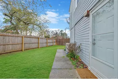 4 Hudson #Bottom Floor, Sayville, NY 11782 - Photo 3