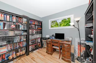 1019 Carll Dr, Bay Shore, NY 11706 - Photo 9