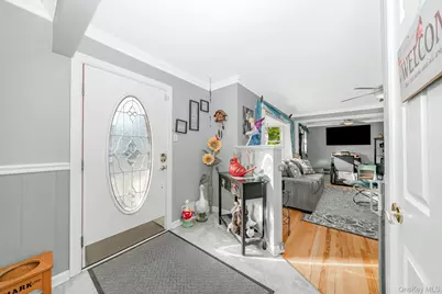 1019 Carll Drive, Bay Shore, NY 11706 - Photo 7