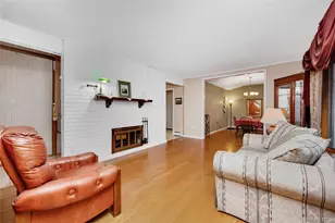 45 Shotgun Ln, Levittown, NY 11756 - Photo 9