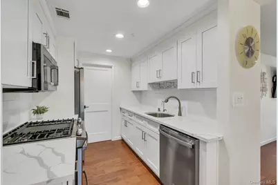 634 W End Drive, Medford, NY 11763 - Photo 11