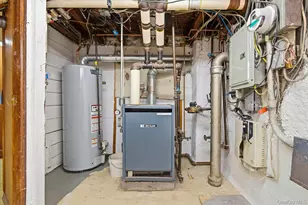 6509 77th Pl Pl, Middle Village, NY 11379 - Photo 25