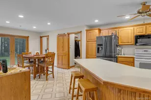 501 Wading River Rd, Manorville, NY 11949 - Photo 7