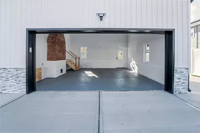 219 Granada Parkway, Lindenhurst, NY 11757 - Photo 23