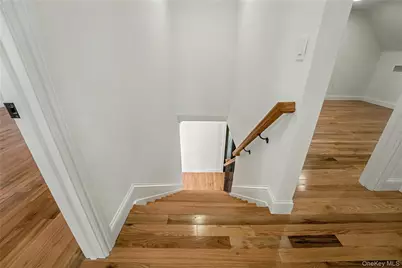 219 Granada Parkway, Lindenhurst, NY 11757 - Photo 15