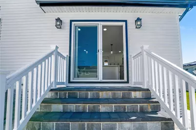 219 Granada Parkway, Lindenhurst, NY 11757 - Photo 21