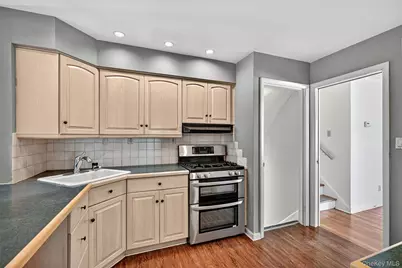 23 Maplewood Boulevard, Suffern, NY 10901 - Photo 15