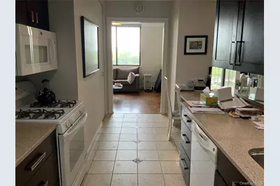 27010 Grand Central Parkway #8H, Floral Park, NY 11005 - Photo 11