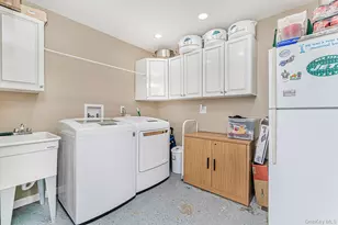 244 Woehrle Ave, New York, NY 10312 - Photo 9