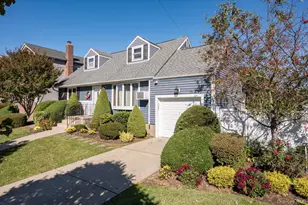 31 Walnut Ave, Farmingdale, NY 11735 - Photo 3