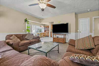 870 Guy Lombardo Avenue, Freeport, NY 11520 - Photo 11