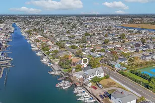 870 Guy Lombardo Ave, Freeport, NY 11520 - Photo 21