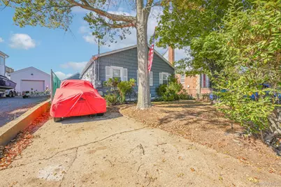 870 Guy Lombardo Avenue, Freeport, NY 11520 - Photo 7