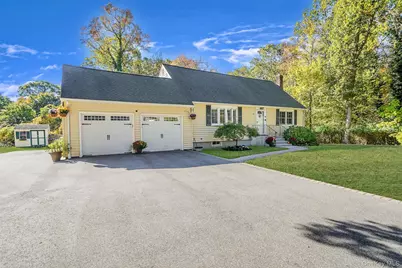 22 5th Avenue, Smithtown, NY 11787 - Photo 3