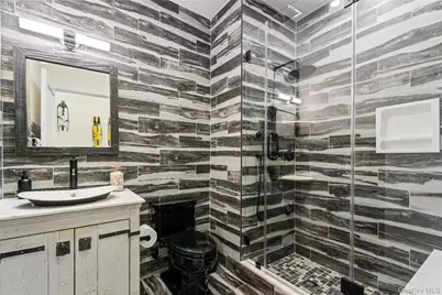 100 Garvies Point Road #1309, Glen Cove, NY 11542 - Photo 15