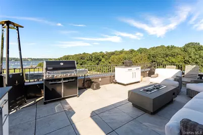 100 Garvies Point Road #1309, Glen Cove, NY 11542 - Photo 19