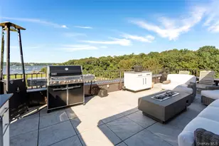 100 Garvies Point Rd, Glen Cove, NY 11542 - Photo 19