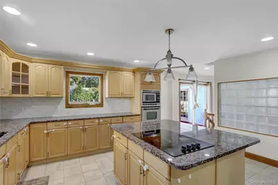 600 Plainview Road, Plainview, NY 11803 - Photo 17