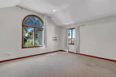 600 Plainview Road, Plainview, NY 11803 - Photo 21