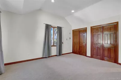 600 Plainview Road, Plainview, NY 11803 - Photo 23