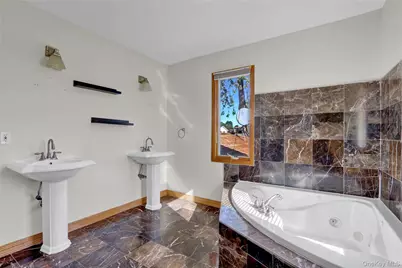 600 Plainview Road, Plainview, NY 11803 - Photo 29