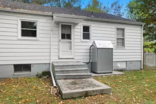 8 Walker Rd, Poughkeepsie, NY 12603 - Photo 5