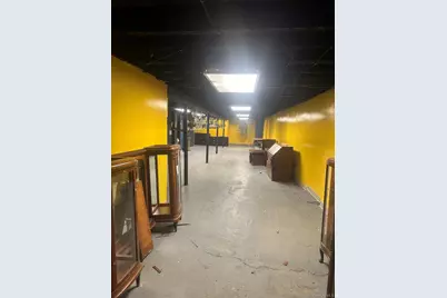 7 Northern Boulevard, Great Neck, NY 11021 - Photo 3