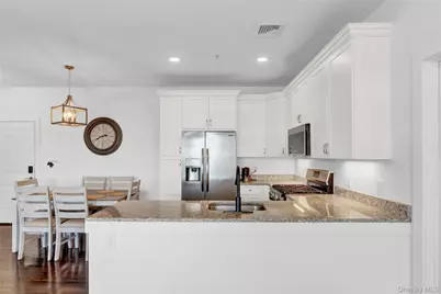 233 Marina Pointe Drive #233, East Rockaway, NY 11518 - Photo 11