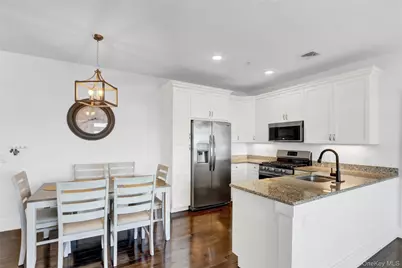 233 Marina Pointe Drive #233, East Rockaway, NY 11518 - Photo 9