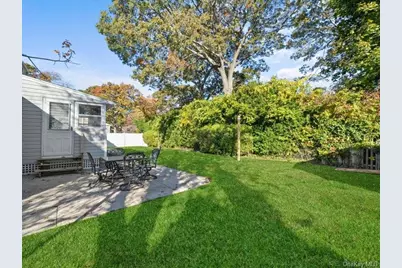 79 Beecher Road, North Babylon, NY 11703 - Photo 27