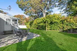 79 Beecher Rd, North Babylon, NY 11703 - Photo 27