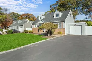 79 Beecher Rd, North Babylon, NY 11703 - Photo 3