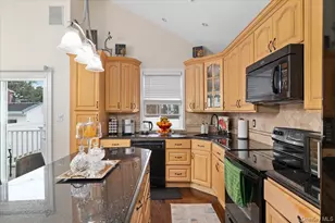 3199 Ilene Ln, Levittown, NY 11756 - Photo 9