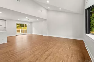 9 Stadium Rd, White Plains, NY 10607 - Photo 11