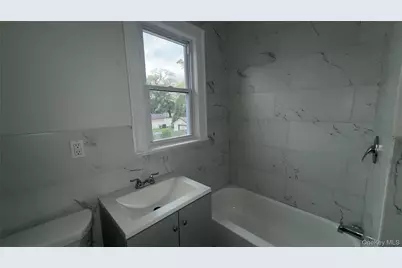 2366 Parkview #2, Baldwin, NY 11510 - Photo 9