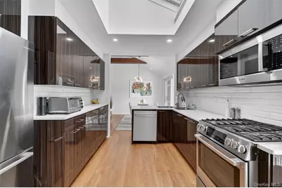 24 Whitewood Road, White Plains, NY 10603 - Photo 31