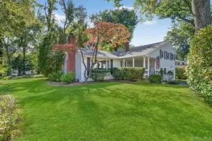 24 Whitewood Rd, White Plains, NY 10603 - Photo 3