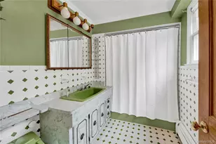 242 E 237th St, Bronx, NY 10470 - Photo 19