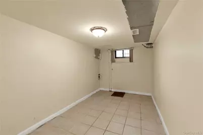 7653 268th Street, Glen Oaks, NY 11040 - Photo 19