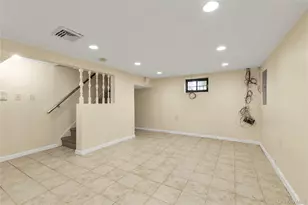 76-53 268th St, Glen Oaks, NY 11040 - Photo 17