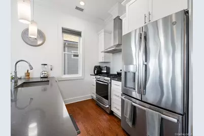 11 Island Point, Bronx, NY 10464 - Photo 3