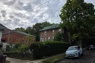 128 Parkway N, Yonkers, NY 10704 - Photo 7