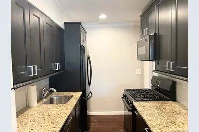 22 N Forest Avenue #2F, Rockville Centre, NY 11570 - Photo 3