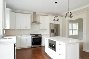 36 Michigan Ave, Massapequa, NY 11758 - Photo 3