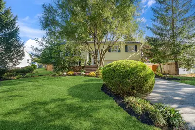 17 Lanier Lane, Bay Shore, NY 11706 - Photo 3