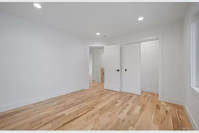 27 Elizabeth Court, Hempstead, NY 11550 - Photo 19